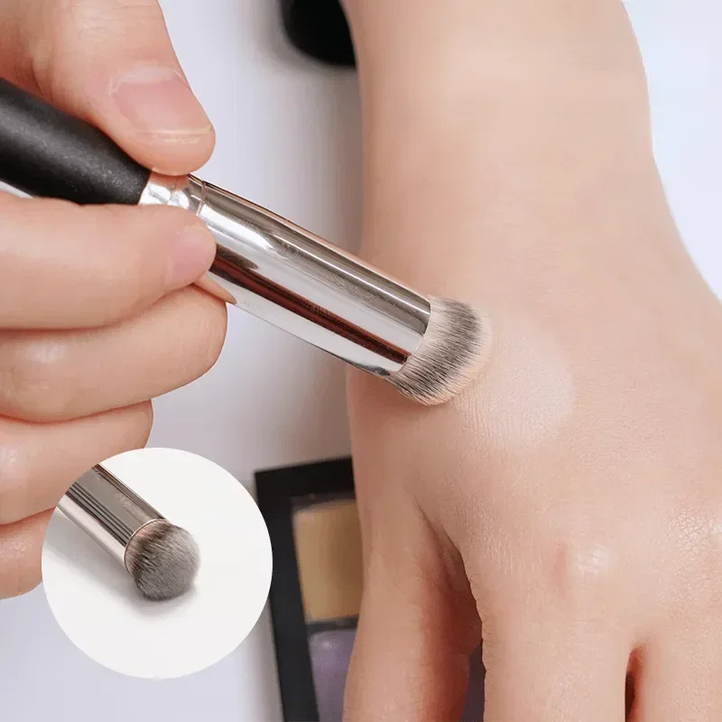 Huda Beauty Makeup Brush Set - Pędzel do korektora podkładu Premium Contour